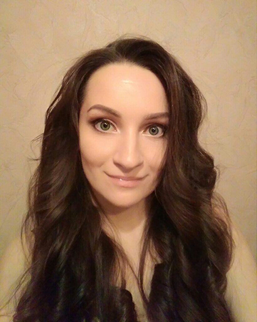 Эскортница Влада IntimCity